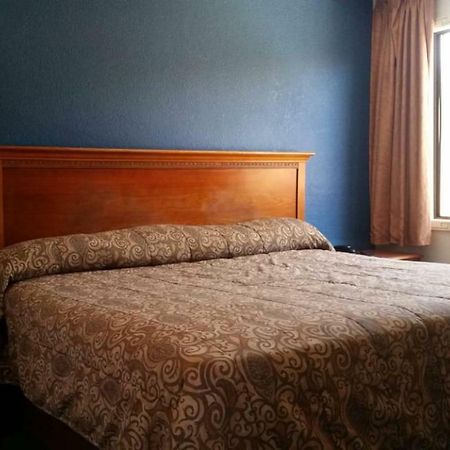 אנסנאדה Hotel Azteca Inn מראה חיצוני תמונה