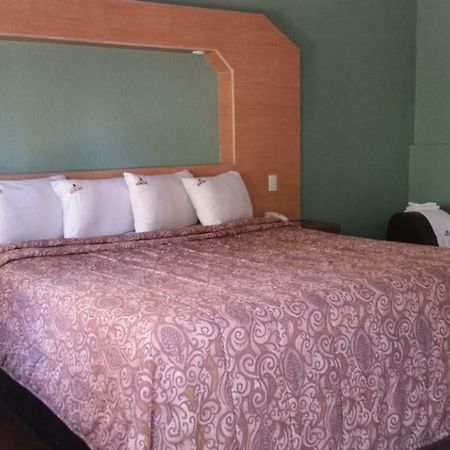 אנסנאדה Hotel Azteca Inn מראה חיצוני תמונה