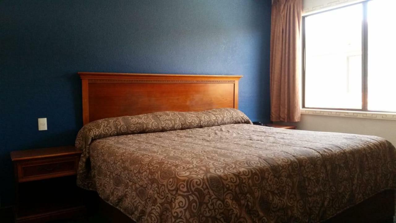 אנסנאדה Hotel Azteca Inn מראה חיצוני תמונה
