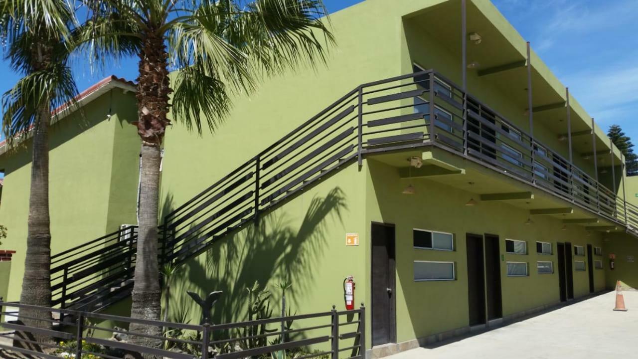 אנסנאדה Hotel Azteca Inn מראה חיצוני תמונה