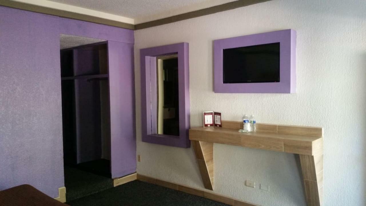 אנסנאדה Hotel Azteca Inn מראה חיצוני תמונה