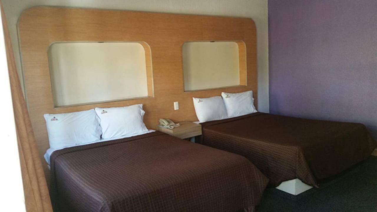 אנסנאדה Hotel Azteca Inn מראה חיצוני תמונה