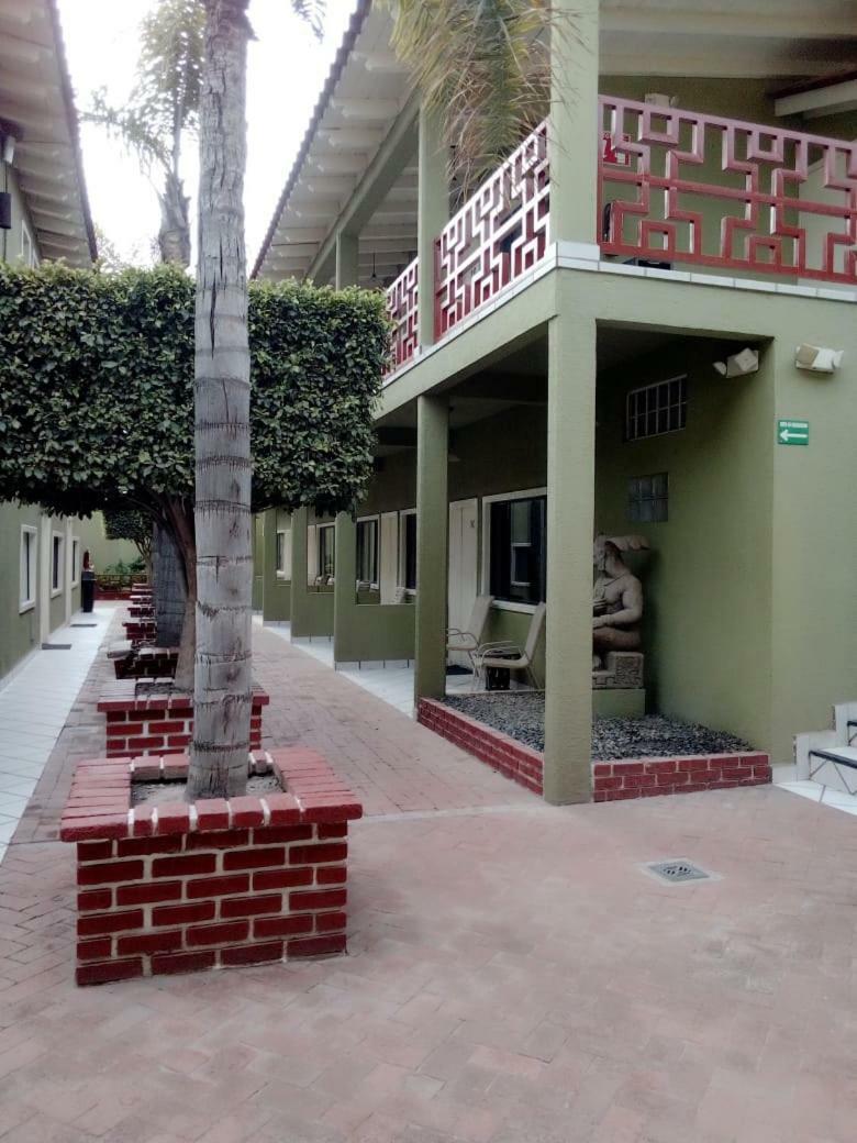 אנסנאדה Hotel Azteca Inn מראה חיצוני תמונה