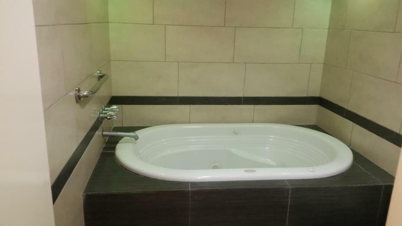 אנסנאדה Hotel Azteca Inn מראה חיצוני תמונה