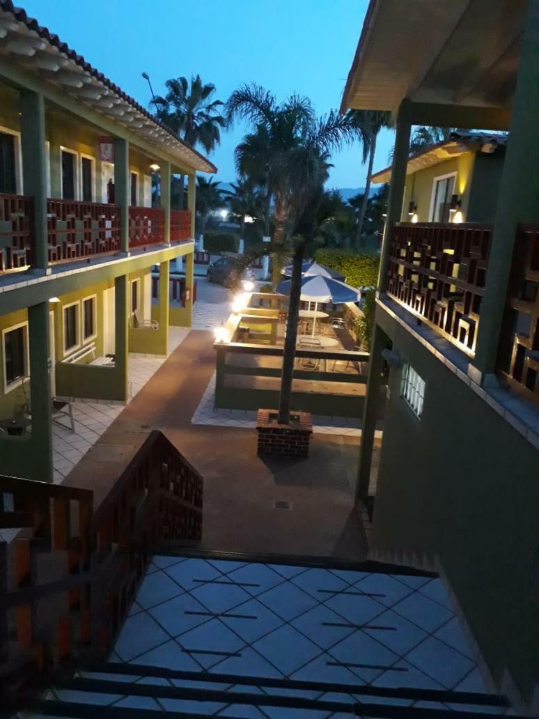 אנסנאדה Hotel Azteca Inn מראה חיצוני תמונה