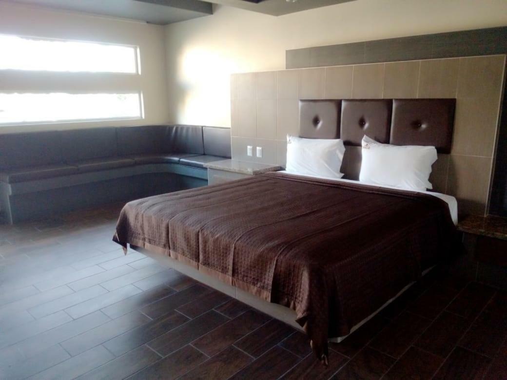 אנסנאדה Hotel Azteca Inn מראה חיצוני תמונה